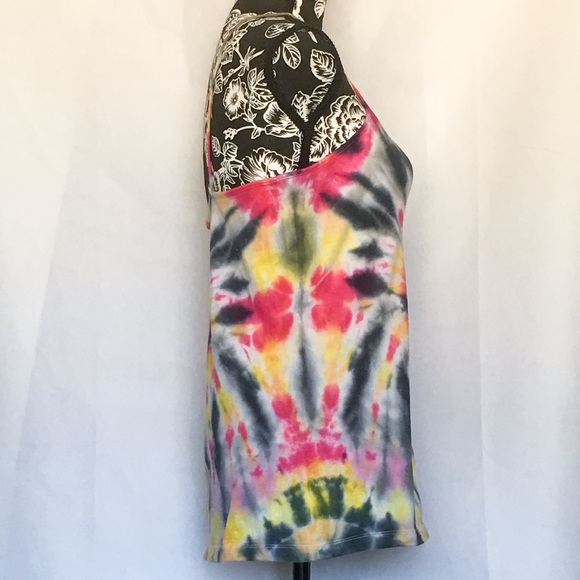 ❌SOLD❌TieDye Tank - Picture 4 of 5